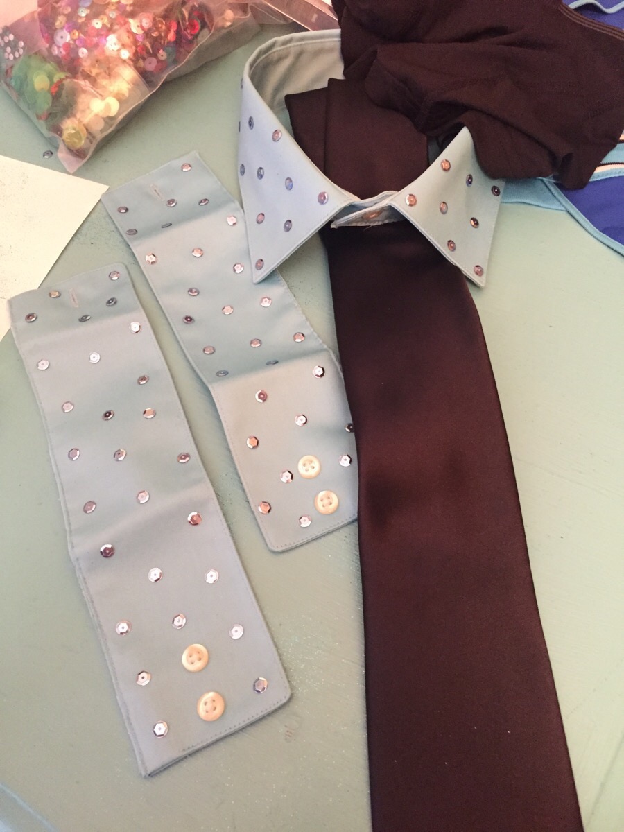 Embellished collar and cuffs - 